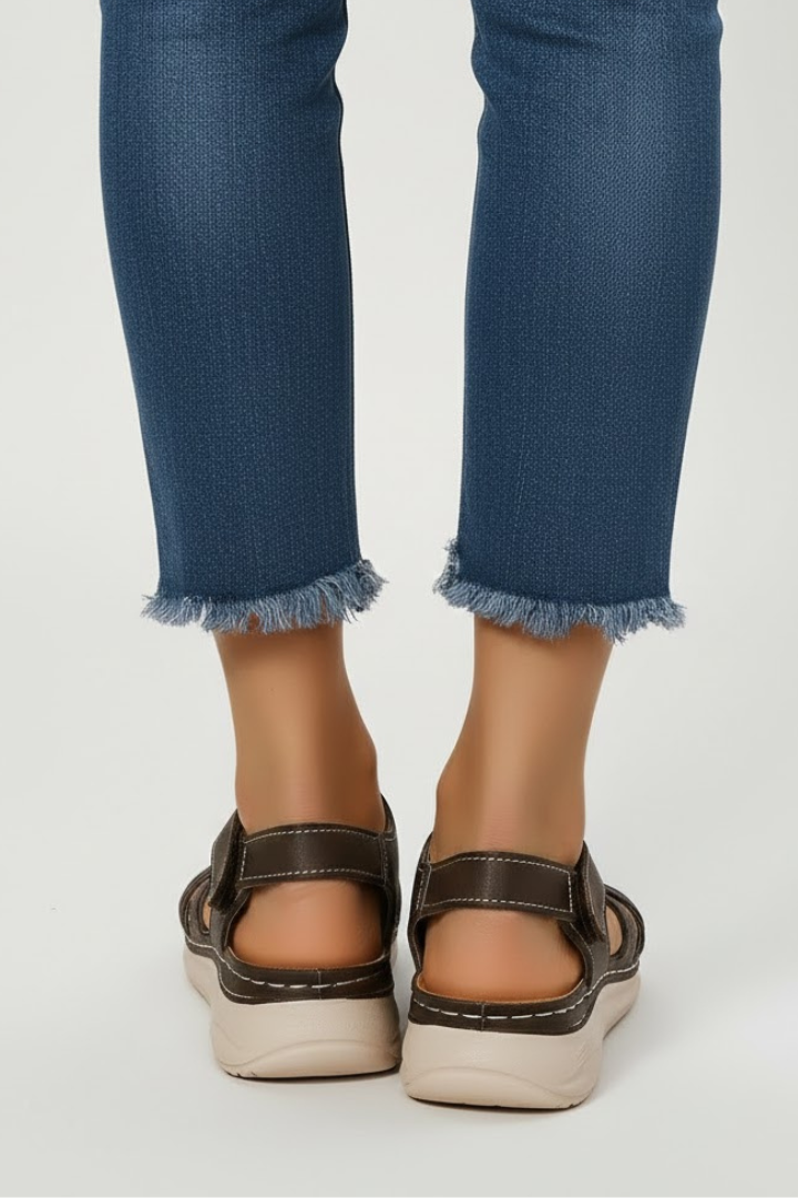 Casual women's footwear: retro buckle strap sandals, designed for ultimate comfort during summer adventures.