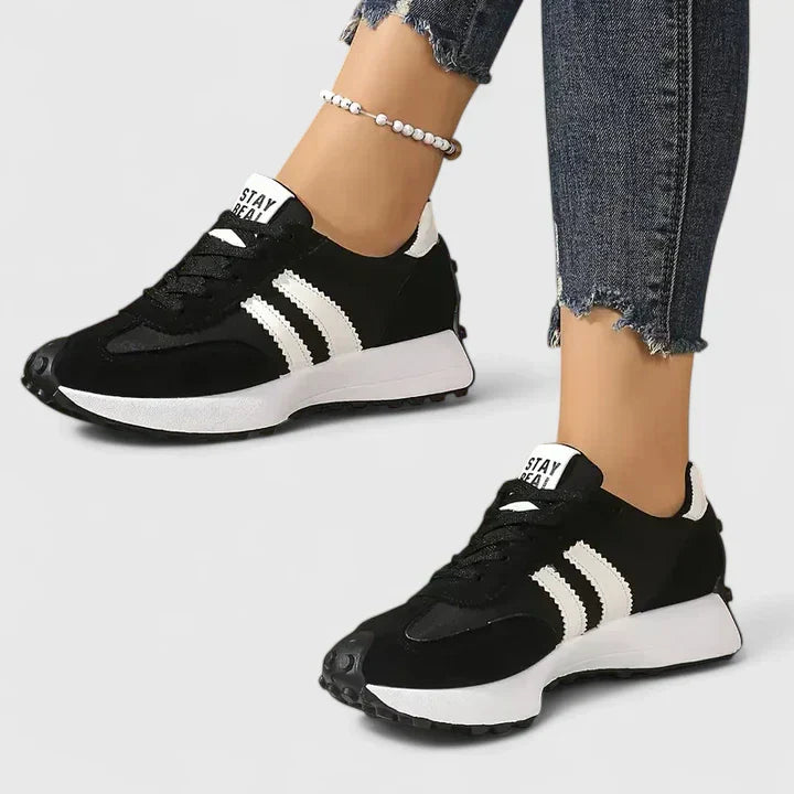 Women's retro lace-up casual sneakers in white with gum sole, perfect for summer walking and everyday wear.