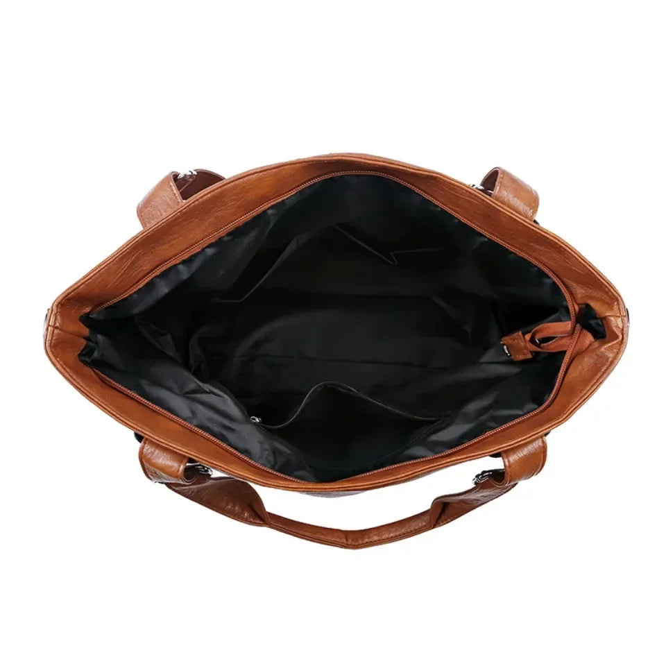 Elegant women's retro shoulder bag, combining style and practicality for everyday use.