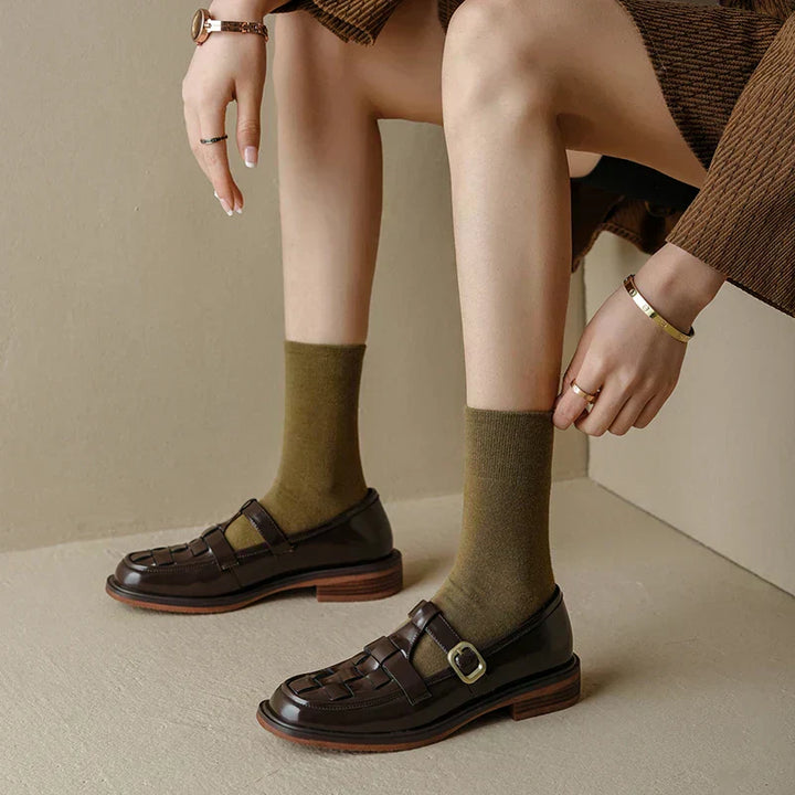 Casual women's footwear: retro woven flats, perfect for everyday fashion and comfort