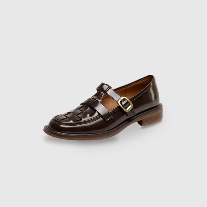 Stylish women's vintage flats, ideal for daily wear with their woven design and flat sole