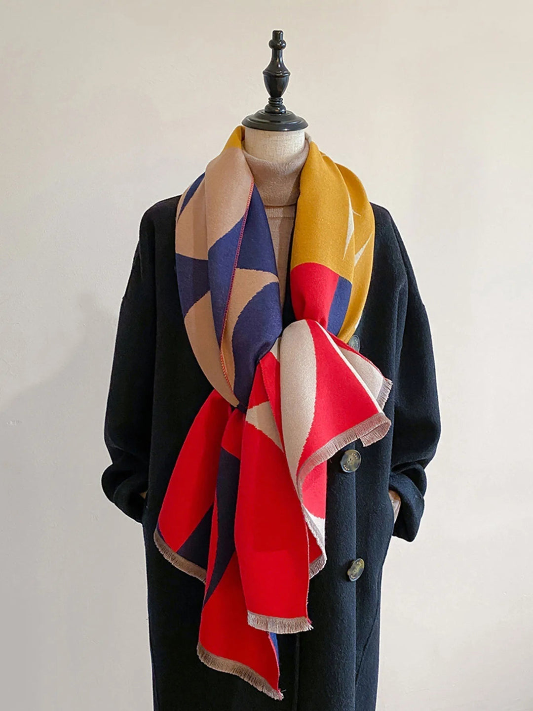 Women's warm reversible cashmere scarf. A luxurious, soft accessory, ideal for winter style or gift.