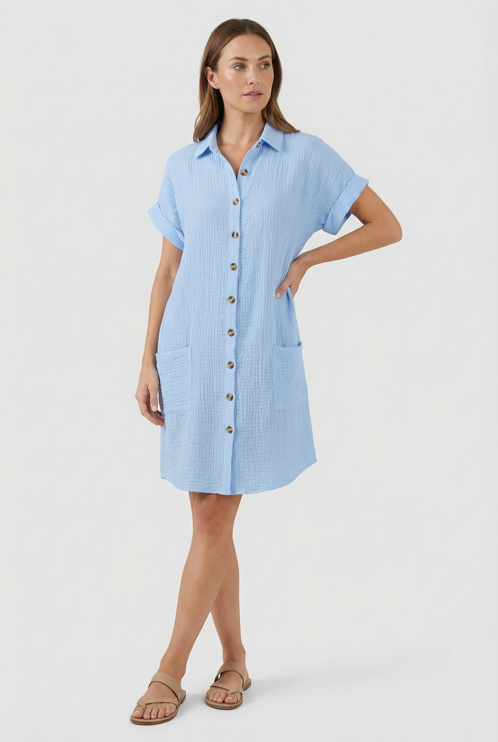 Versatile women's mini shirt dress, short sleeve, button front, ideal for vacation.