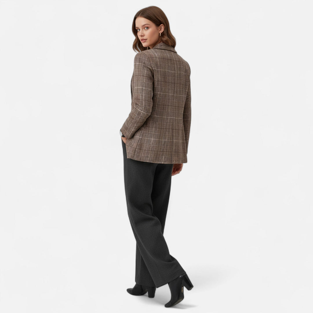 Stylish women's plaid blazer jacket, single-breasted design for versatile smart casual and office wear. Classic pattern.