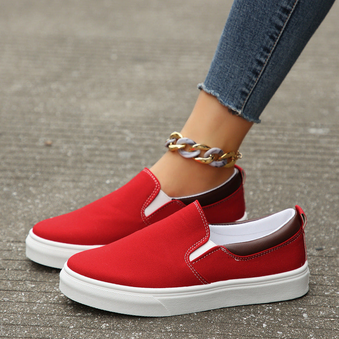 Versatile women's slip-on leisure footwear, combining chic style with ultimate daily comfort.