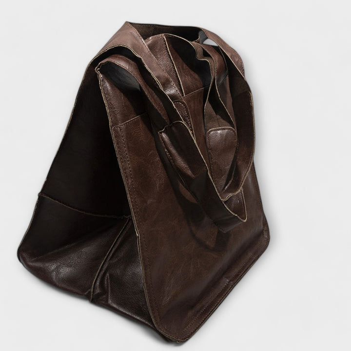 Everyday women's handbag with a spacious interior and timeless design, suitable for any occasion.