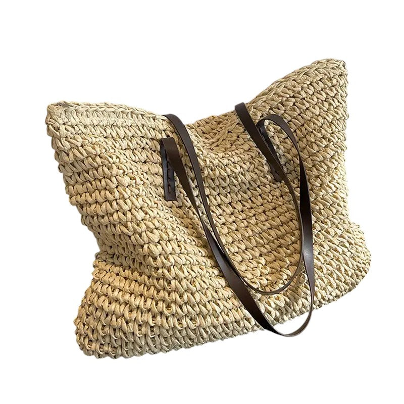 Comfortable women's woven shoulder bag, ideal as a casual tote for any summer adventure