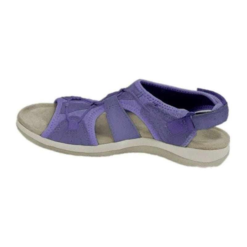 Comfortable women's athletic sandals in black, with good arch support for walking