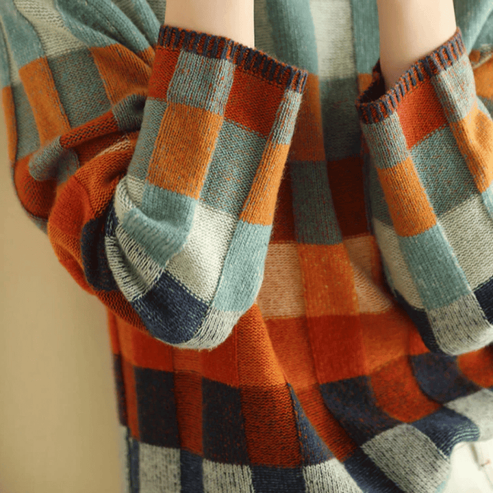 Stylish women's colorblock checked turtleneck, perfect for spring casualwear
