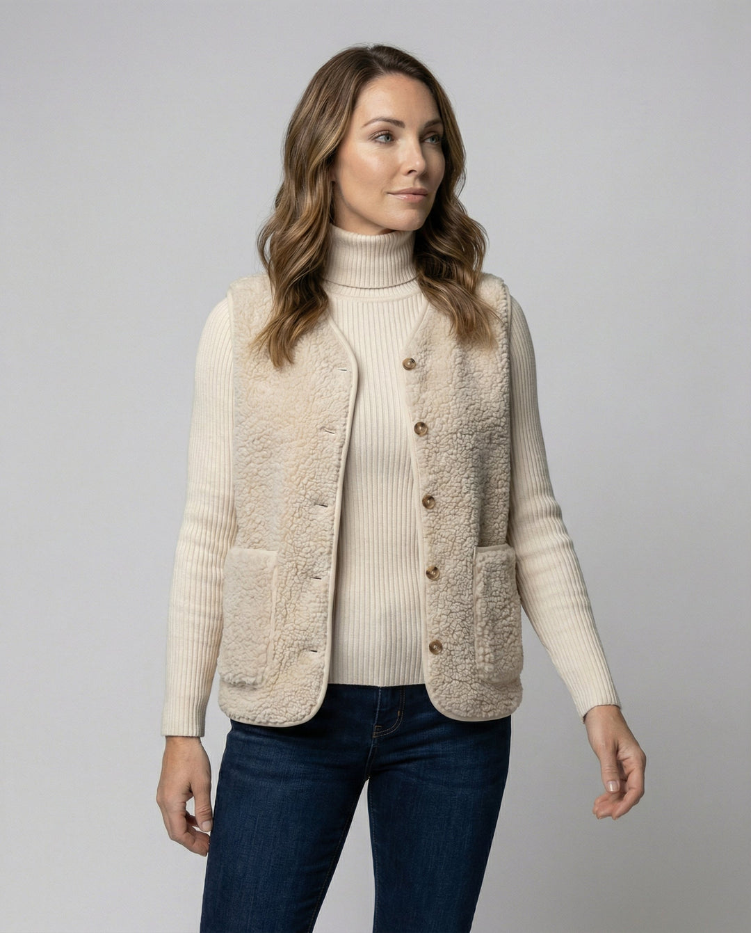 Chic women's elegant top, a versatile wardrobe essential for smart casual or everyday style. Timeless comfort.