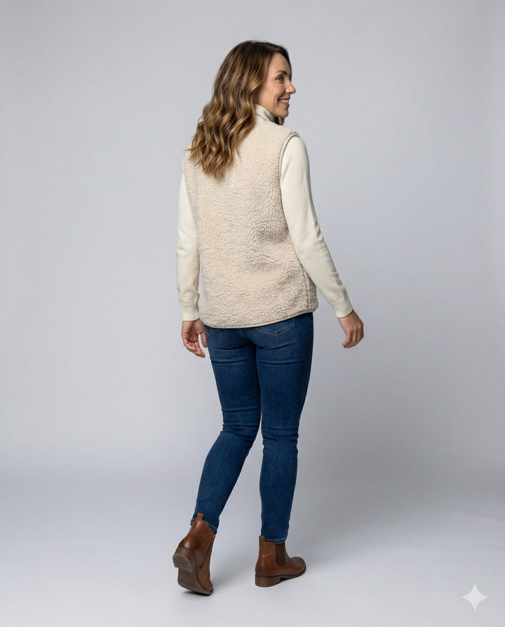 Comfortable women's elegant layering piece, perfect for all-day wear. A timeless and versatile wardrobe essential.
