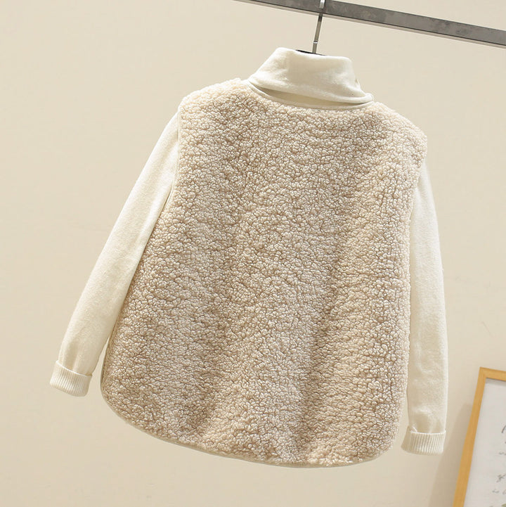 Classic women's elegant top, a modern wardrobe essential. Enjoy timeless style and all-day comfort for versatile looks.