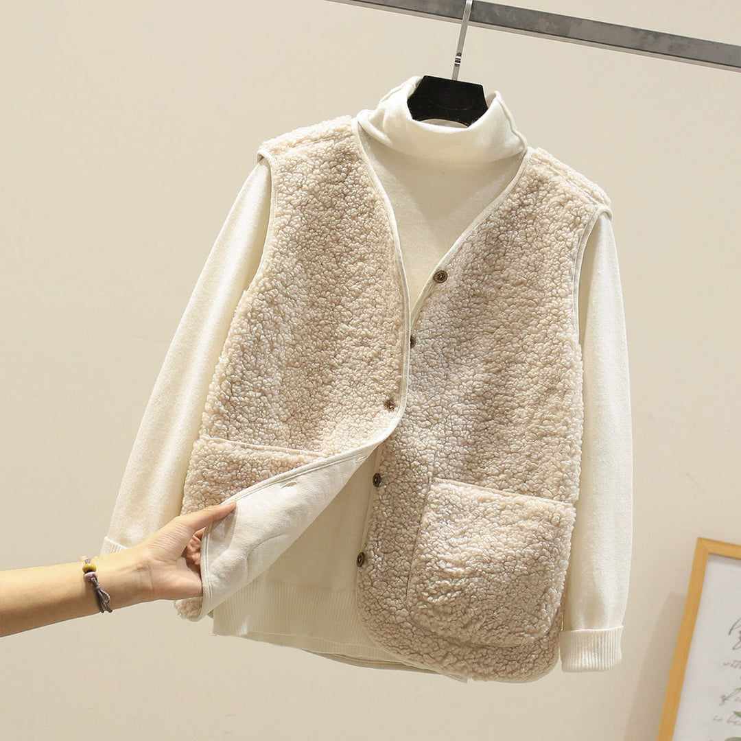 Easy-to-wear chic women's elegant top, an essential for comfort and style. Timeless versatility for any occasion.