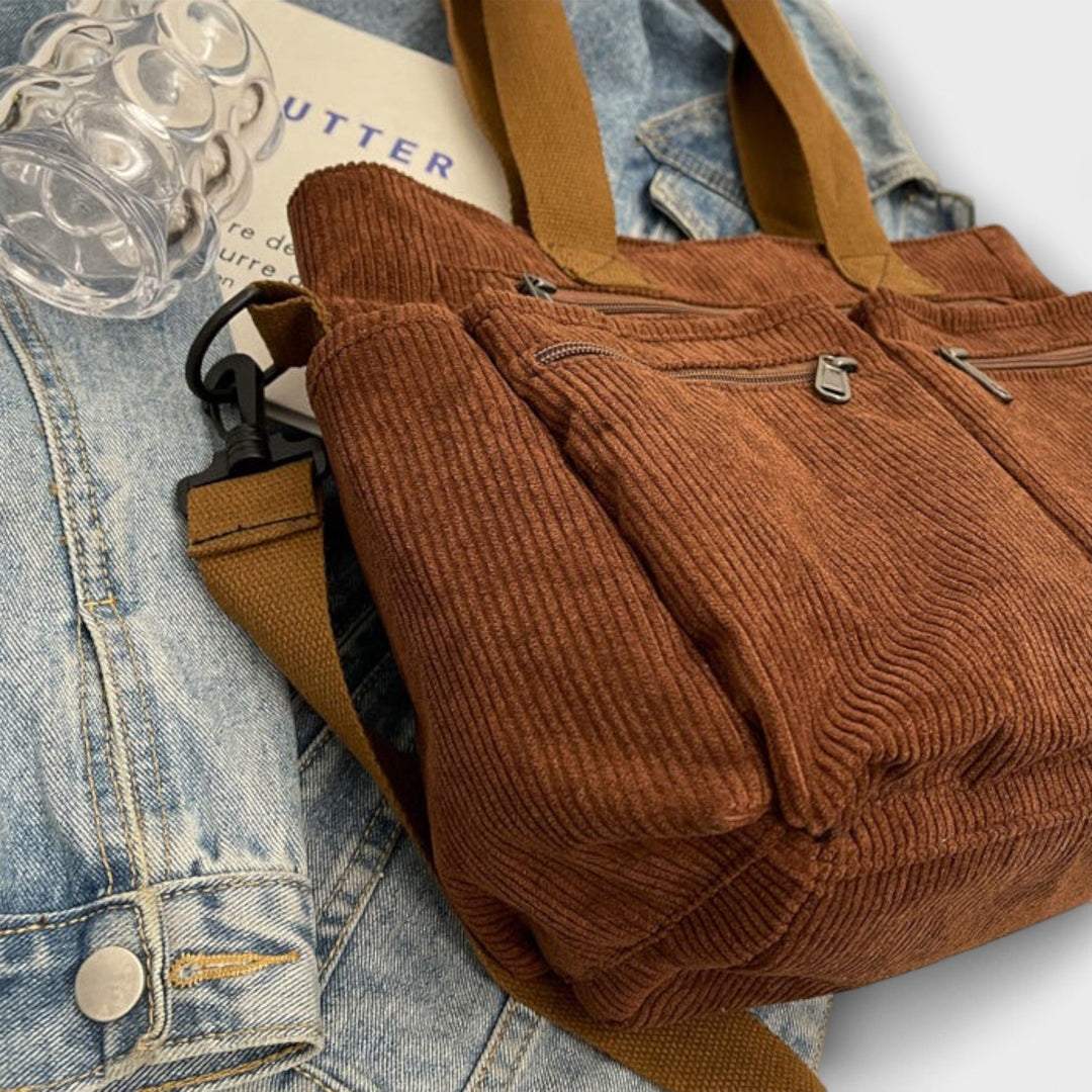 Stylish women's everyday tote bag in a neutral color, ideal for summer outfits and casual use