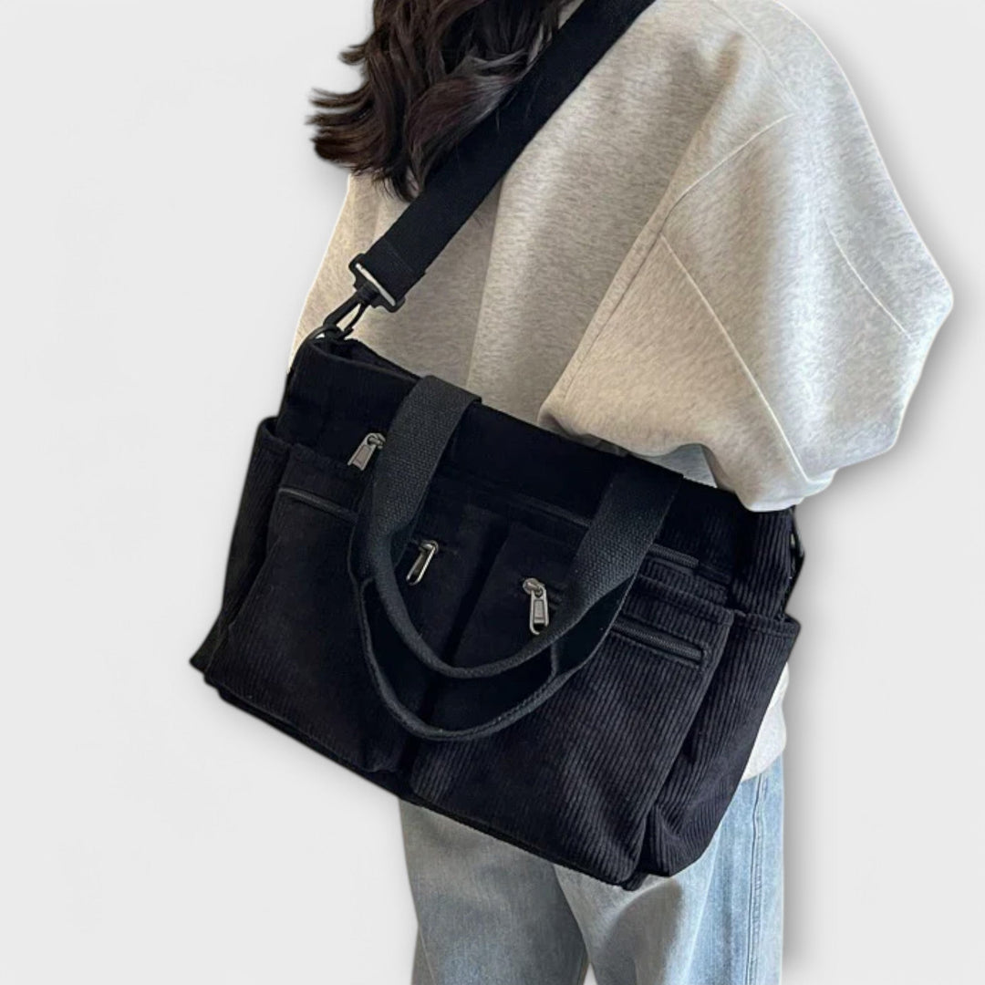 Elegant women's versatile tote bag suitable for both work and leisure, a chic everyday accessory