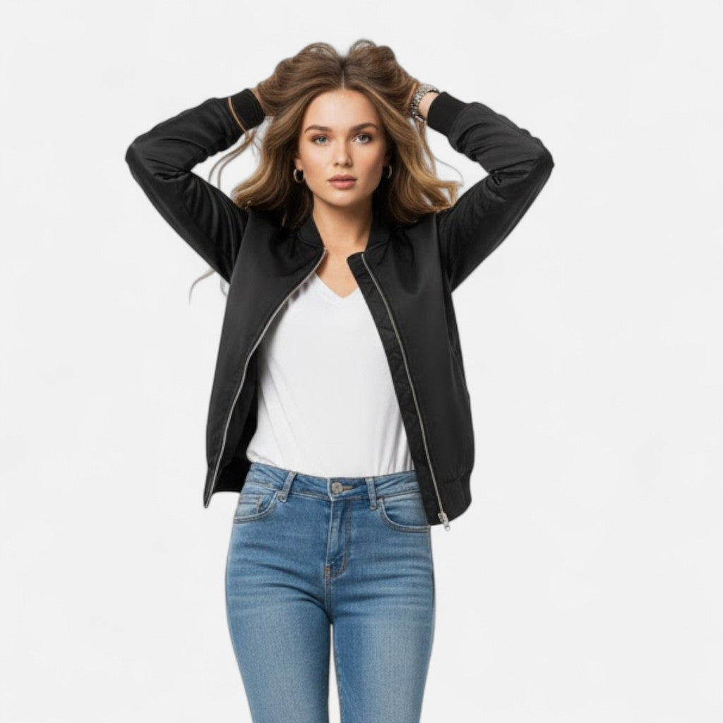 Effortless women's vintage bomber jacket, round neck, ideal for casual fall style.