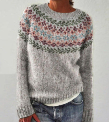 Warm women's vintage knit pullover sweater, a cozy long-sleeve top for winter. Stylish and comfortable.