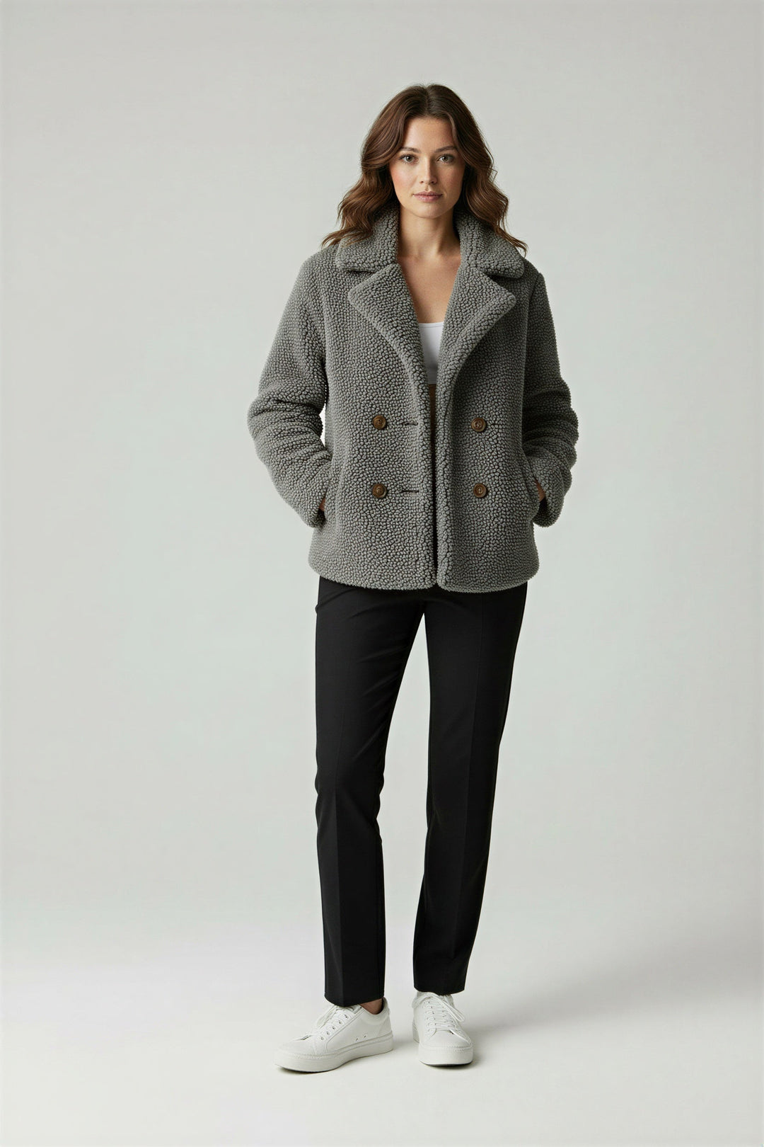Stylish women's oversized winter coat, a cozy outerwear piece for warmth & fashion. Ideal for everyday casual wear.