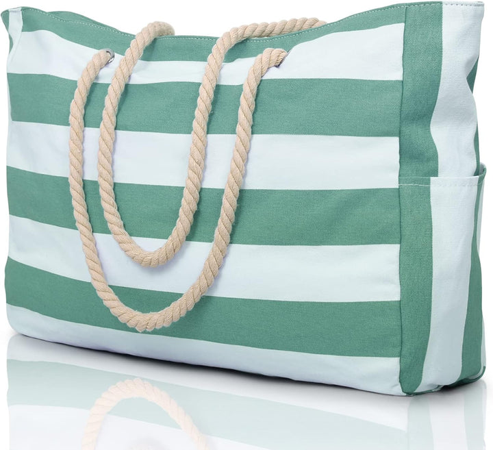 Functional oversized sandproof women's bag, ideal for family beach days.