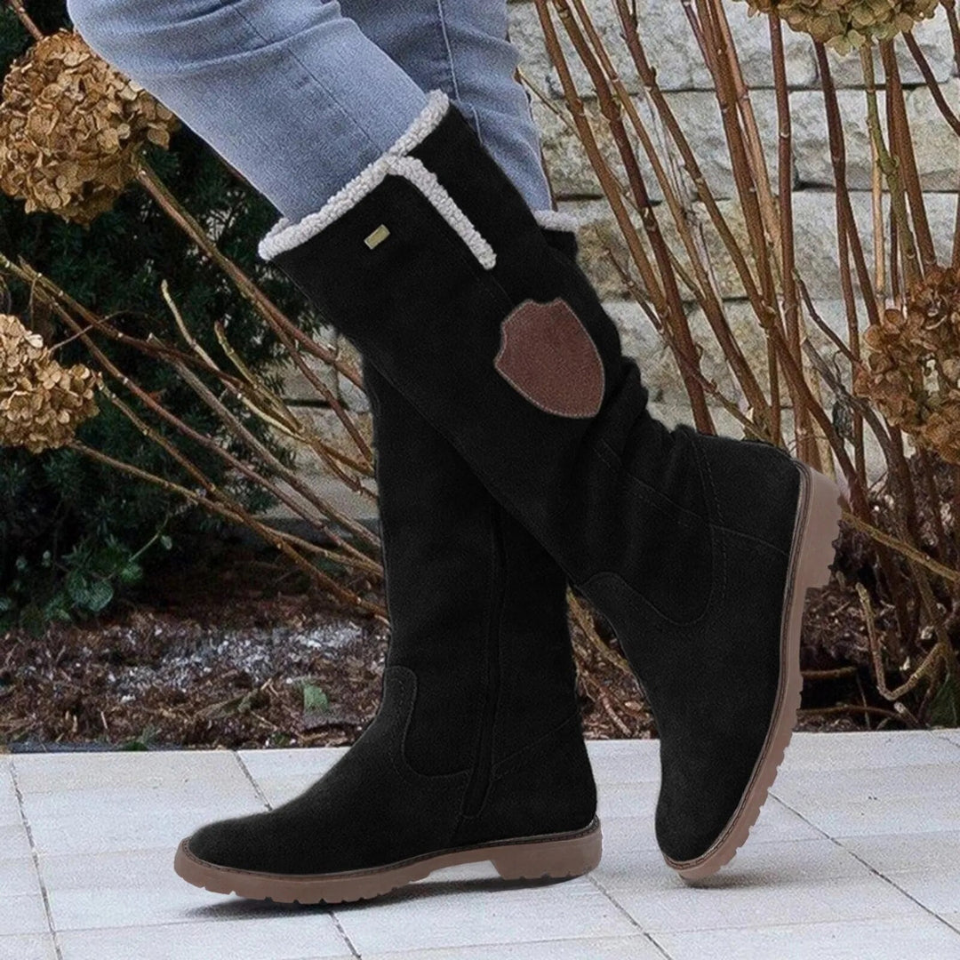 Durable women's winter boots featuring an anti-slip sole & cozy warm lining for ultimate comfort in snow.