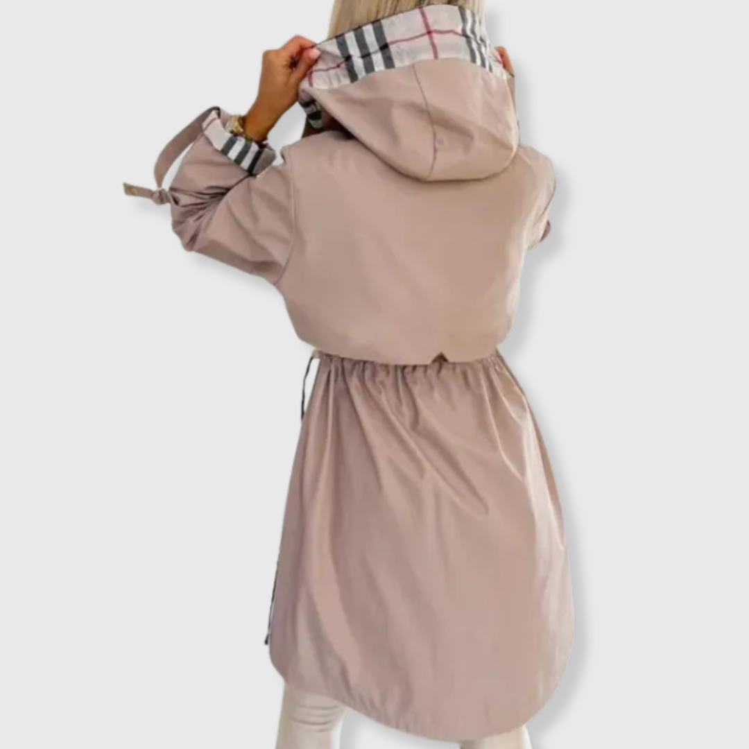 Casual women's lightweight waterproof jacket, suitable for everyday fall and spring wear