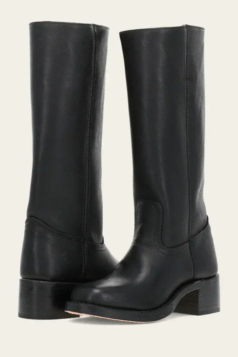Detail of the sole and heel of women's leather cowboy boots, emphasizing quality and comfort for daily wear