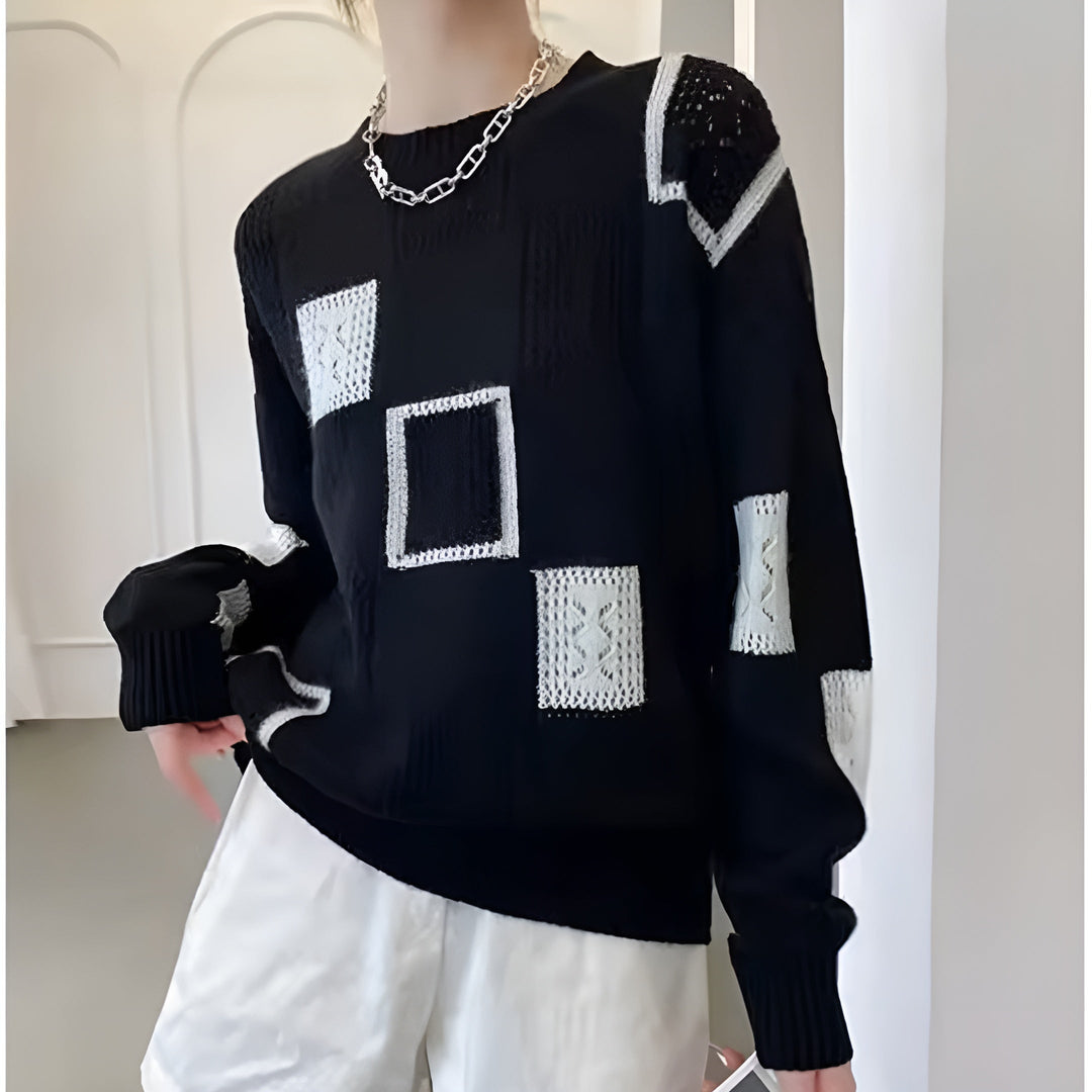 White relaxed fit women's blouse, ideal for spring casual wear or everyday fashion